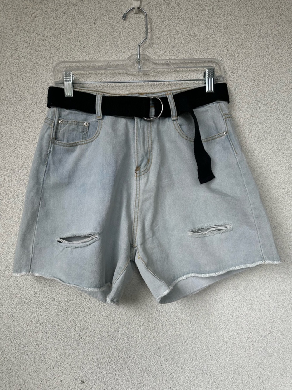 Oak & Fort Light Wash Distressed Denim Shorts Size Large — Belt Included